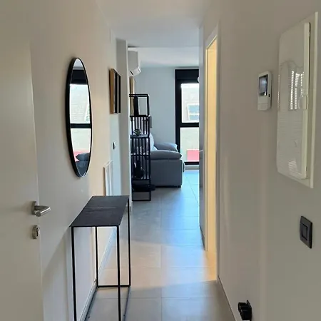 New Spacious 2 Bedroom In Canteras With 2 Bathrooms Wifi Air Conditioning And Parking Apartmán *