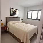 New Spacious 2 Bedroom In Canteras With 2 Bathrooms Wifi Air Conditioning And Parking لاس بالماس دي غران كاناريا