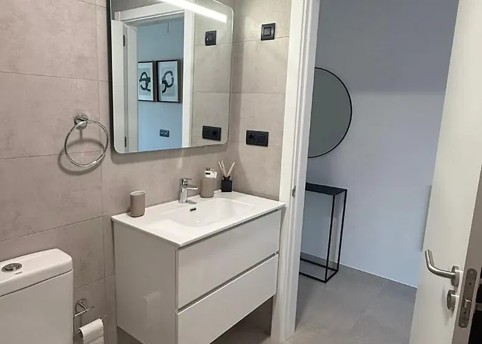 New Spacious 2 Bedroom In Canteras With 2 Bathrooms Wifi Air Conditioning And Parking Apartamento