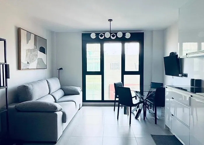 New Spacious 2 Bedroom In Canteras With 2 Bathrooms Wifi Air Conditioning And Parking Лас-Пальмас-де-Гран-Канарія