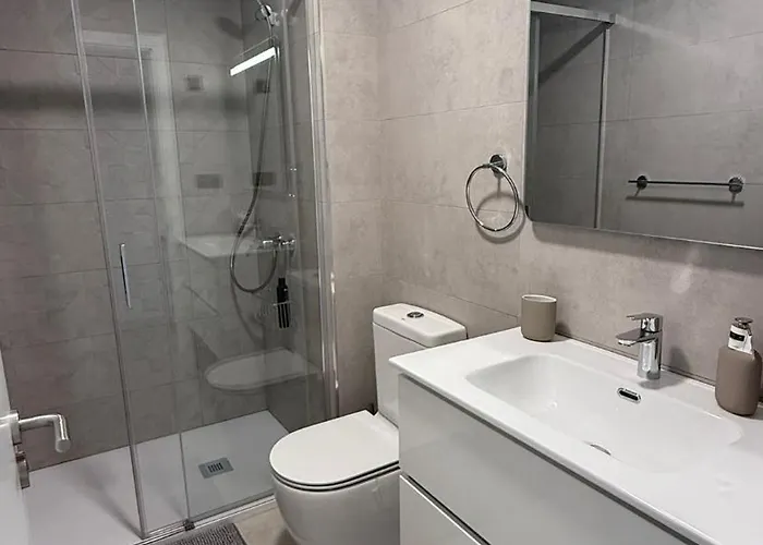 New Spacious 2 Bedroom In Canteras With 2 Bathrooms Wifi Air Conditioning And Parking Apartamento Las Palmas de Gran Canaria