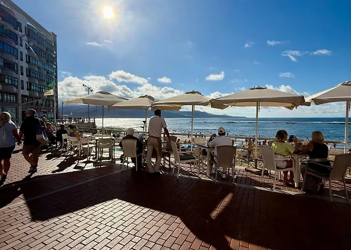 New Spacious 2 Bedroom In Canteras With 2 Bathrooms Wifi Air Conditioning And Parking Лас-Пальмас-де-Гран-Канарія